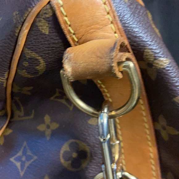 Louis Vuitton Duffle Bag - Picture 5 of 5